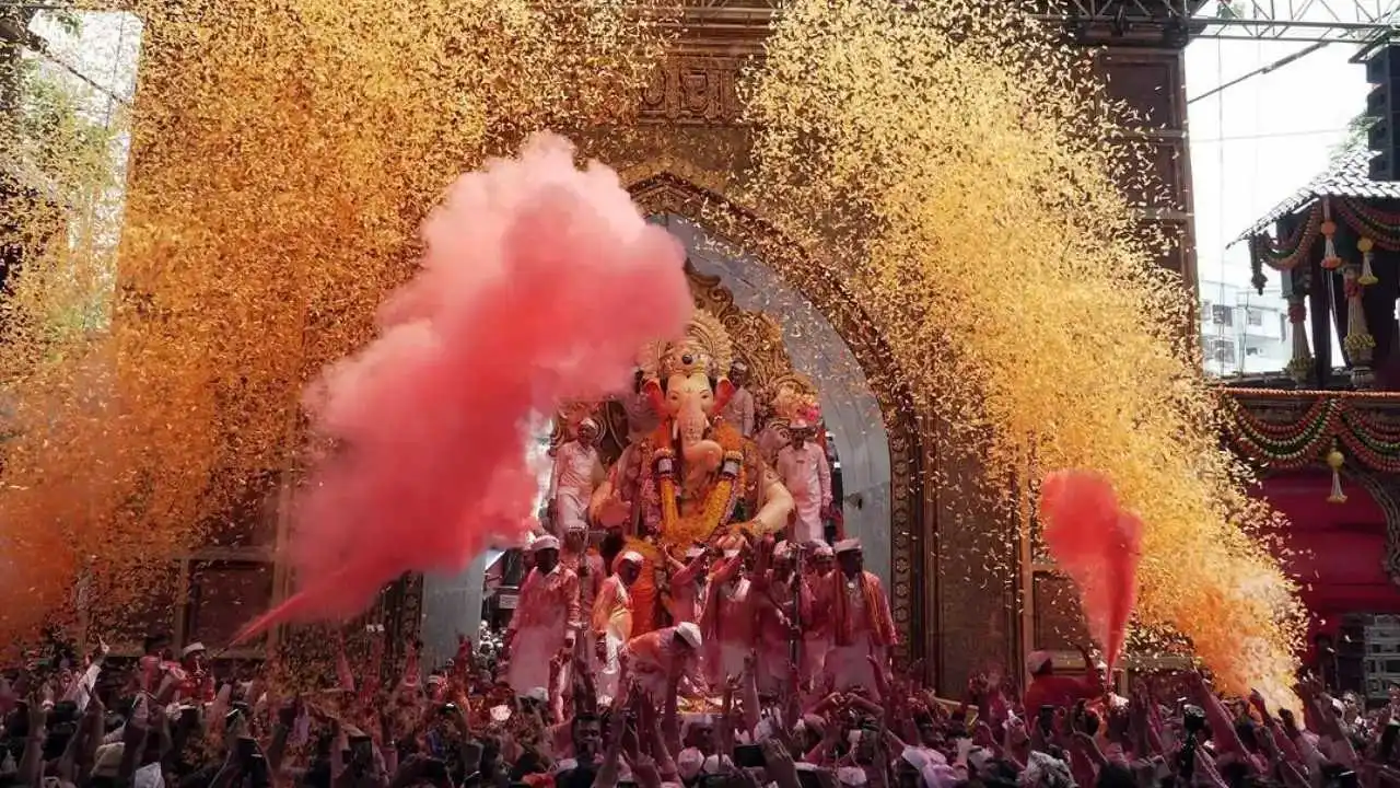 Lalbaugcha Raja darshan